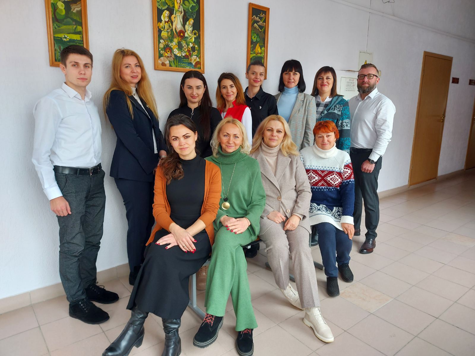 Щасливі магістри - психологи бізнесу і управління та задоволені викладачі кафедри психології після кваліфікаційного екзамену